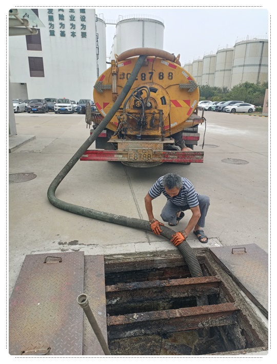 察雅隔油池清掏