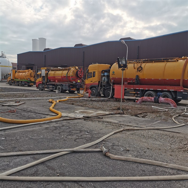 察雅污水池清理