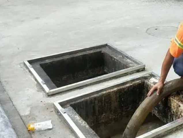 察雅化粪池清理